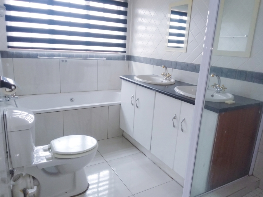 3 Bedroom Property for Sale in Safari Gardens North West